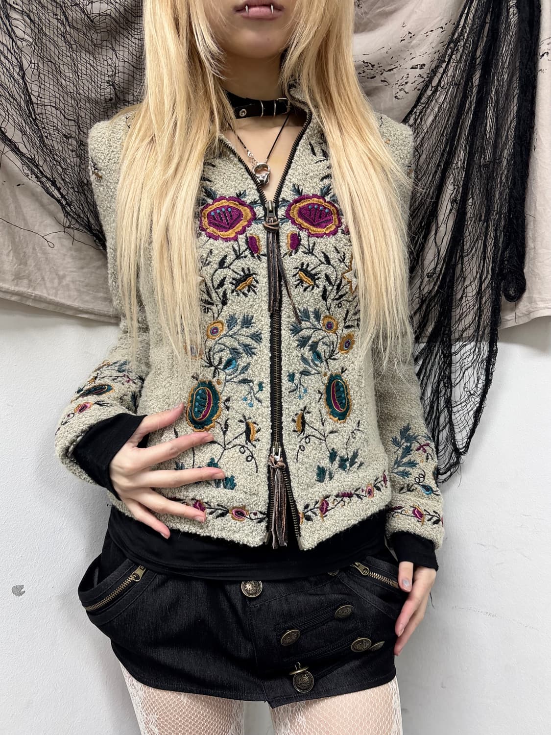 [OZZ ON] Flowers embroidery Wool 2-way Z 상품이미지1