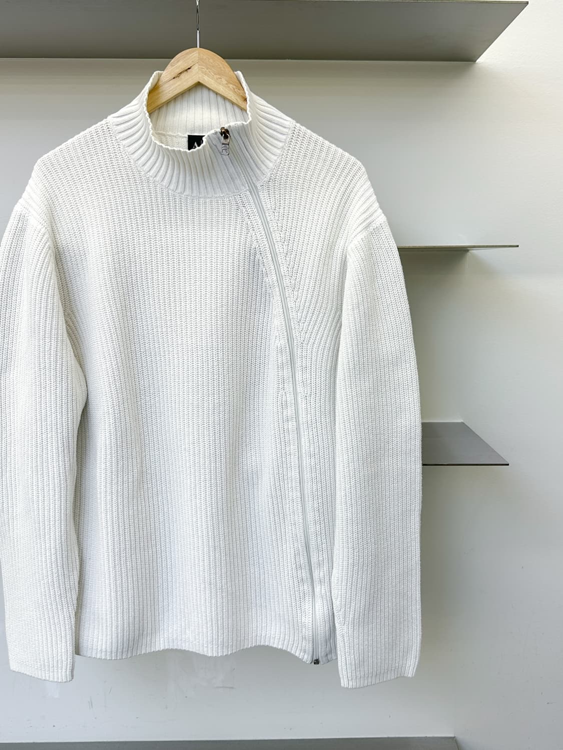 아르마니 익스체인지 다이애그널 집업 리브드 스웨터 상품이미지2