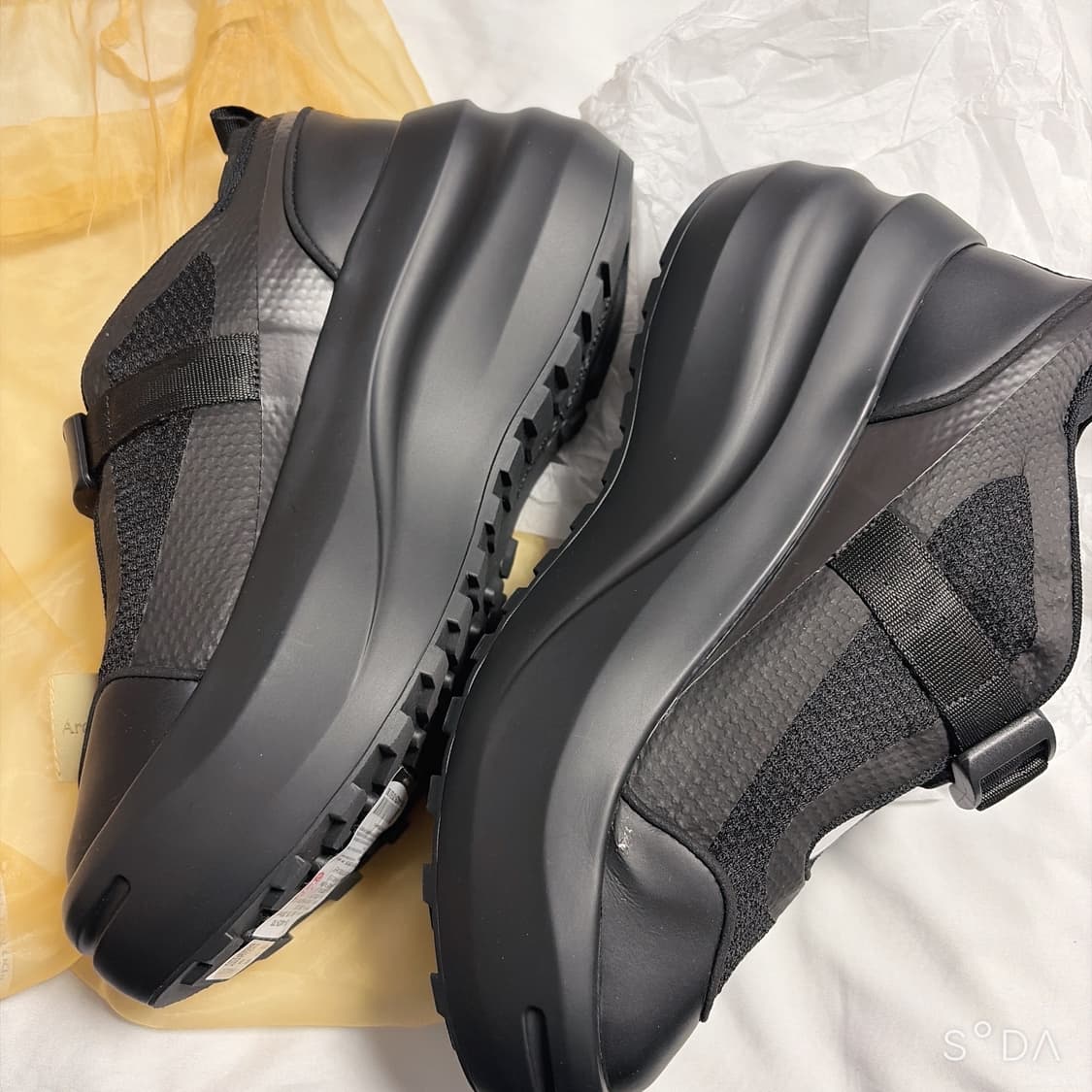 아카이브앱크 x 리본빛 플랫폼 스니커즈 250 상품이미지5