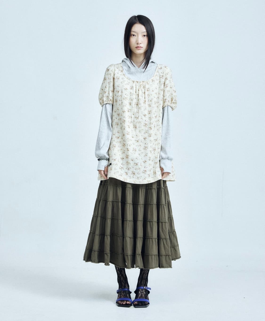 콜로신스 BLACK TIE BLOUSE VINTAGE FLOWER 상품이미지3