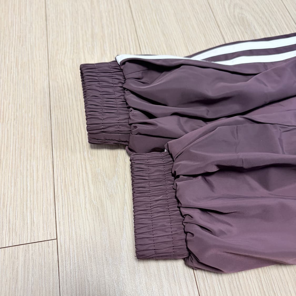 아디다스 오리지널스 버건디 삼선 크롭 바람막이 자켓 상품이미지5