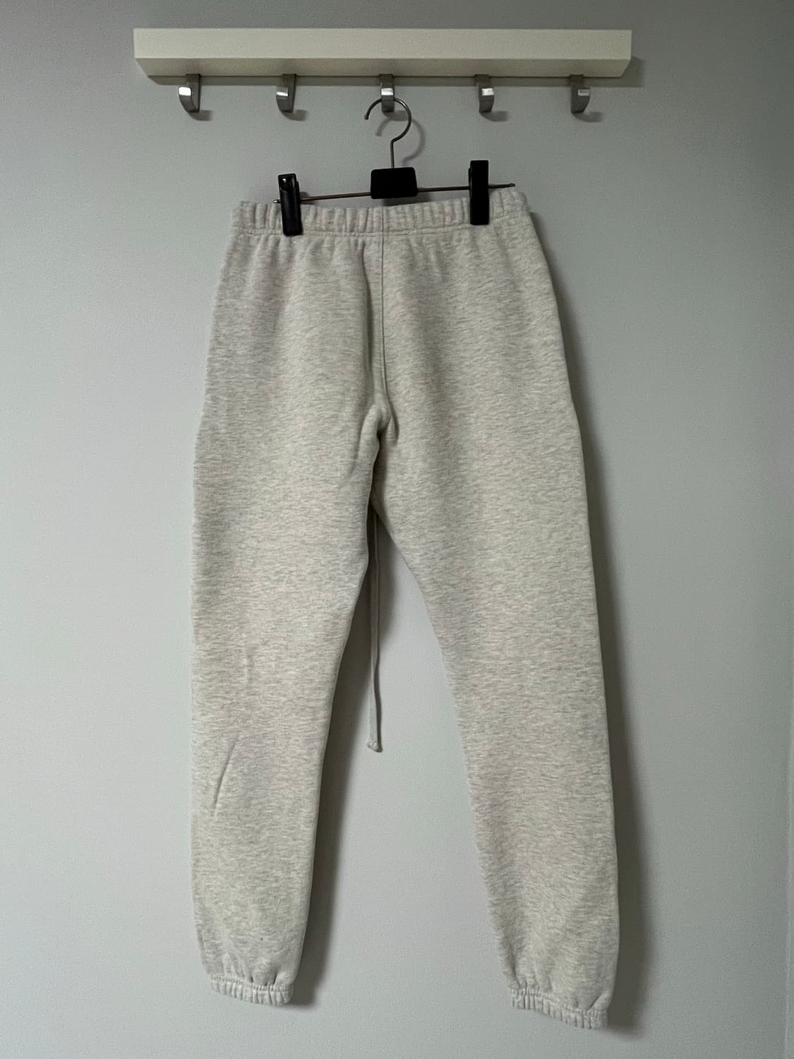 에센셜 스웻팬츠 xs 상품이미지2