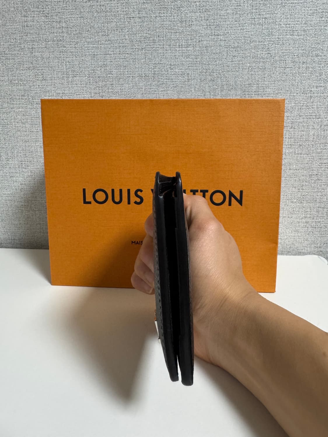 [당일배송] 루이비통 타이가 반지갑 상품이미지5