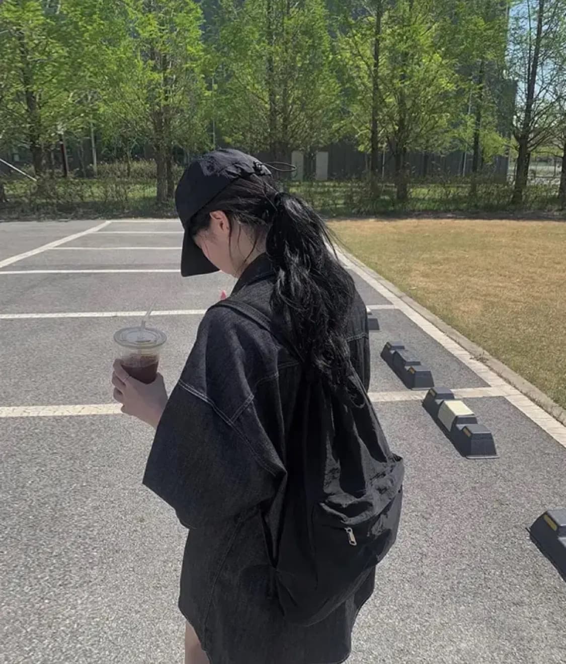 [애니원모어] 블랙 데님 생지 오버핏 반팔 셔츠 상품이미지1