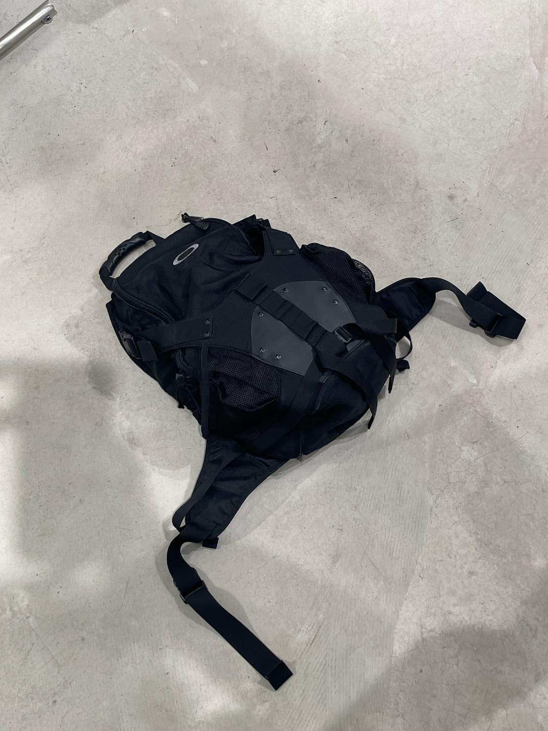 오클리 00’s 블랙 텍티컬 백팩 상품이미지3