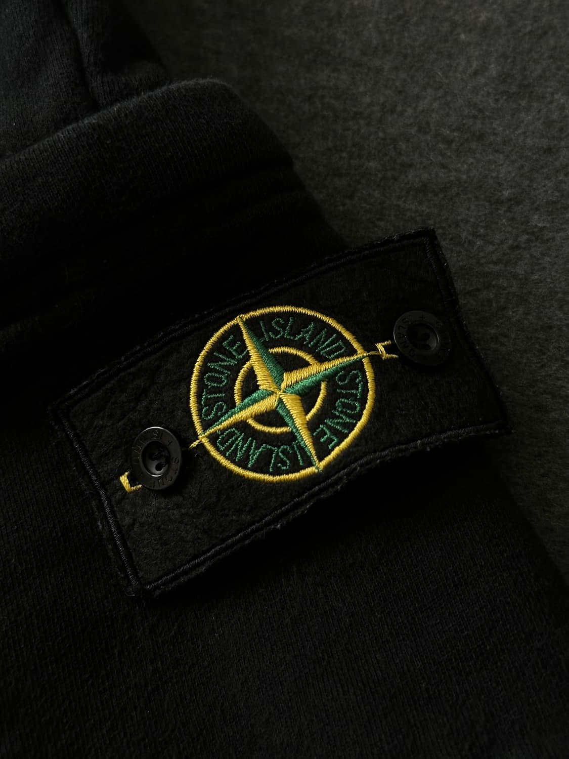 스톤아일랜드 와펜 조거팬츠 블랙 상품이미지4