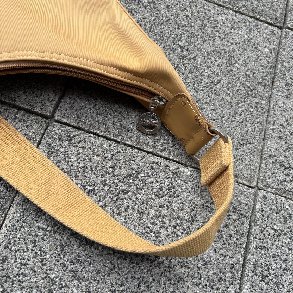 롱샴 베이지 호보 백 상품이미지6