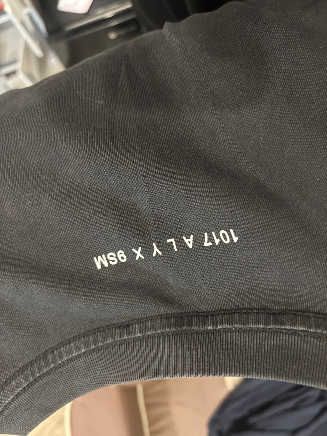 알릭스 롱슬리브 상품이미지3