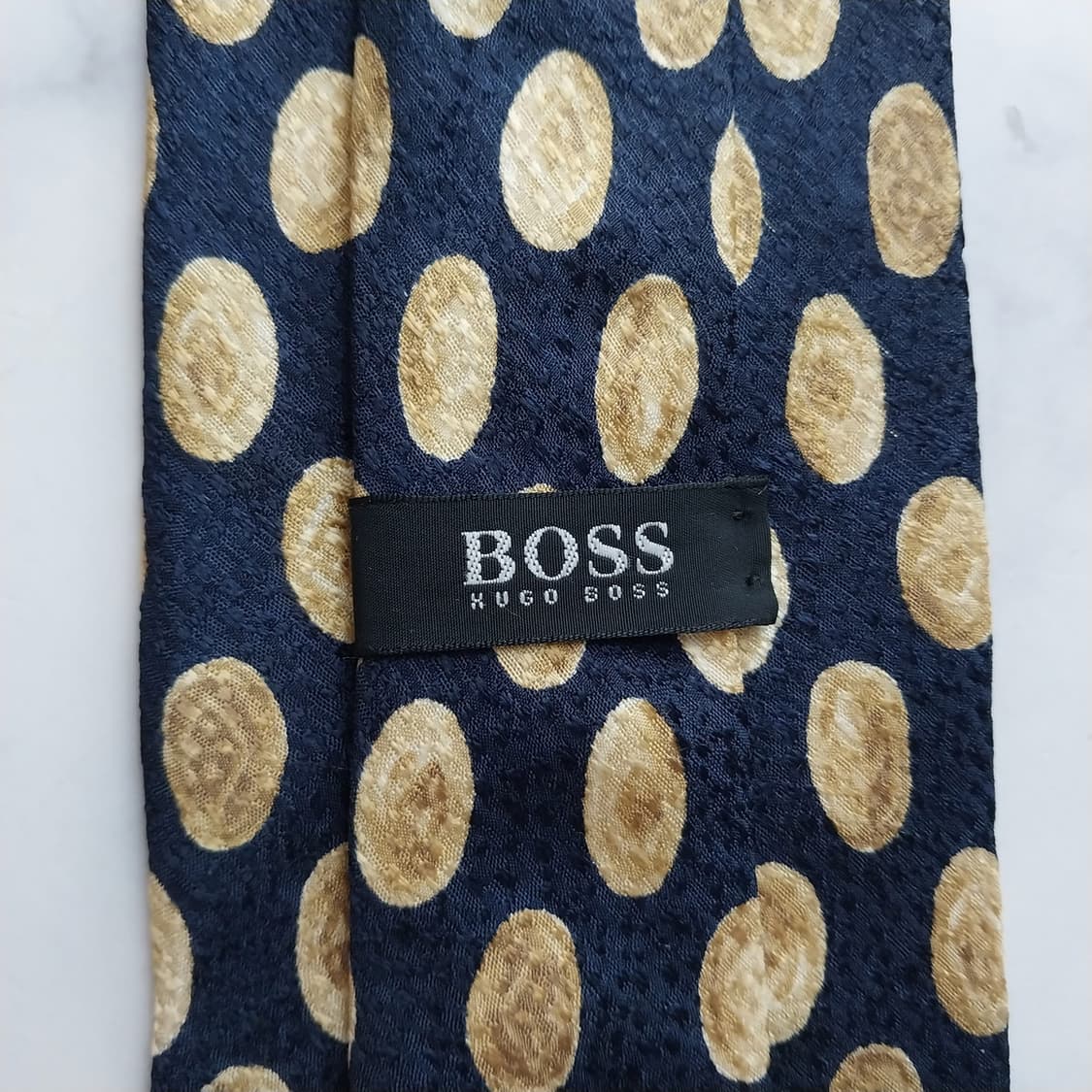 휴고보스 실크 네이비 도트 패턴 넥타이 9.7cm A+등급 K1673
 상품이미지9