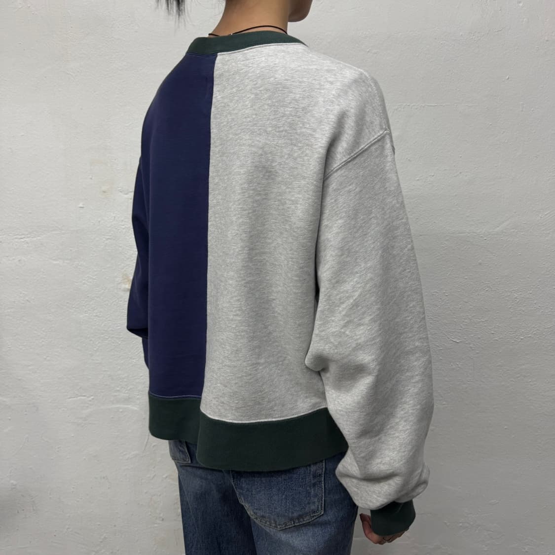 챔피온 x Ungrid 네이비 멜란지 믹스 하프 언발란스 쇼트 스웻셔츠 상품이미지2