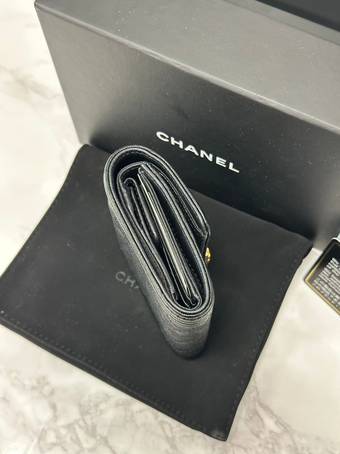 샤넬 보이 금장 3단지갑 상품이미지4