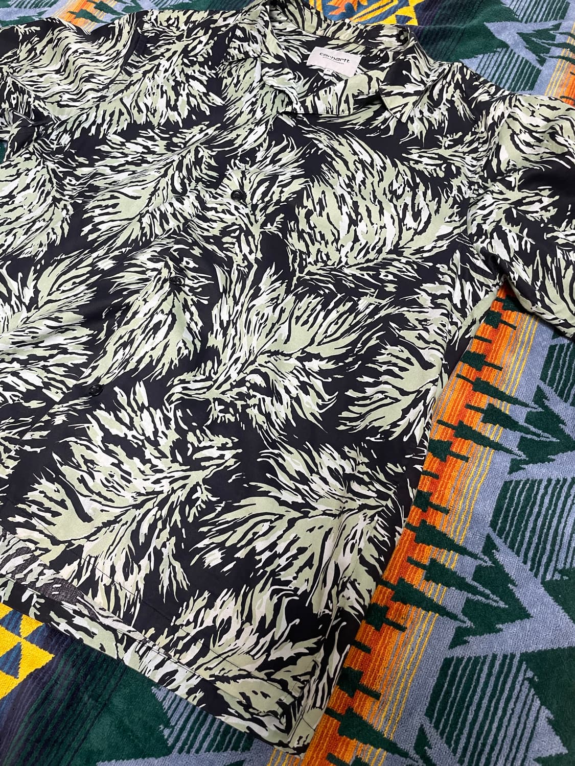 Carhartt  Hawaiian shirt XL 상품이미지2