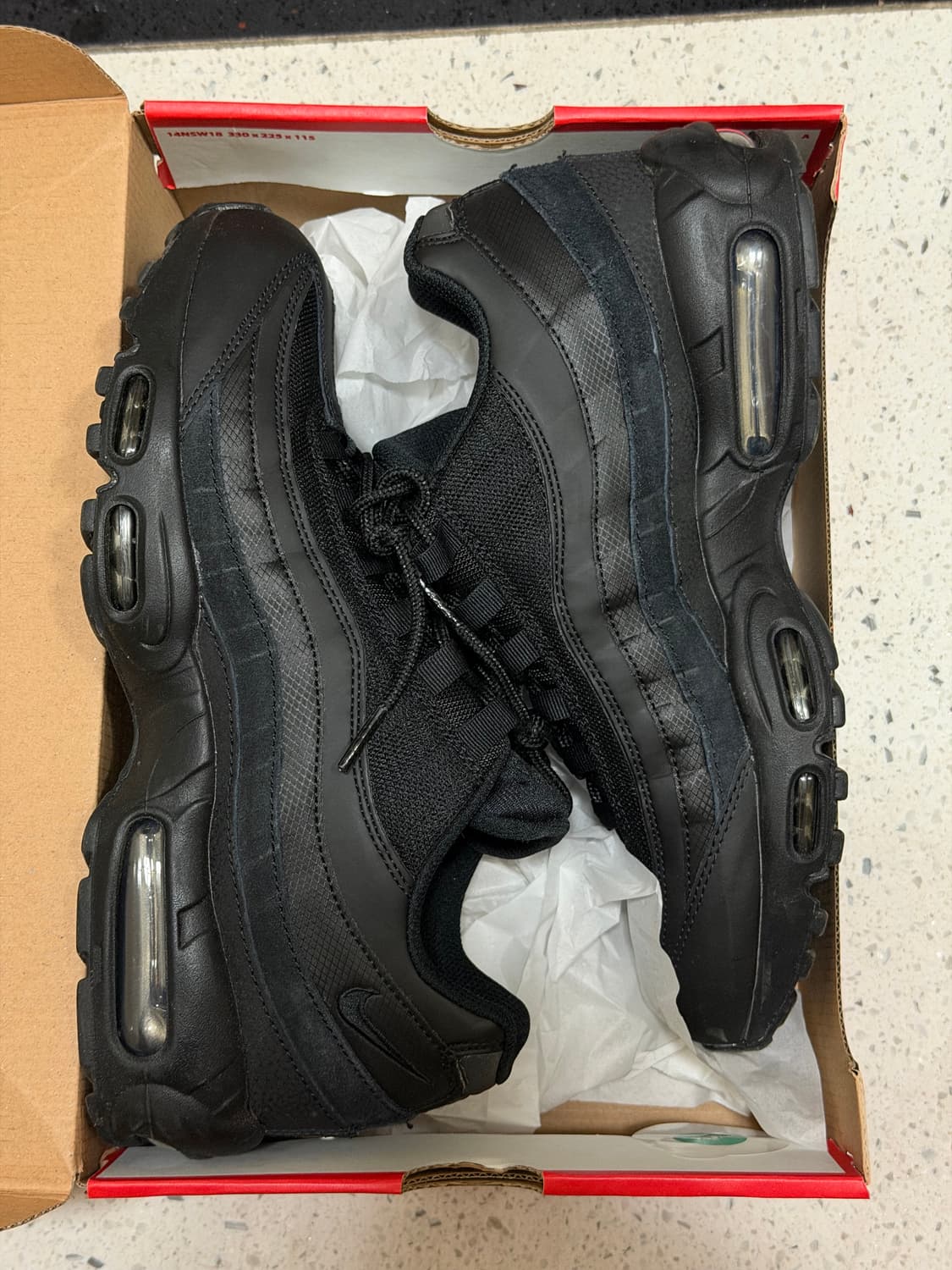 나이키 에어맥스95 에센셜 트리플블랙  상품이미지3