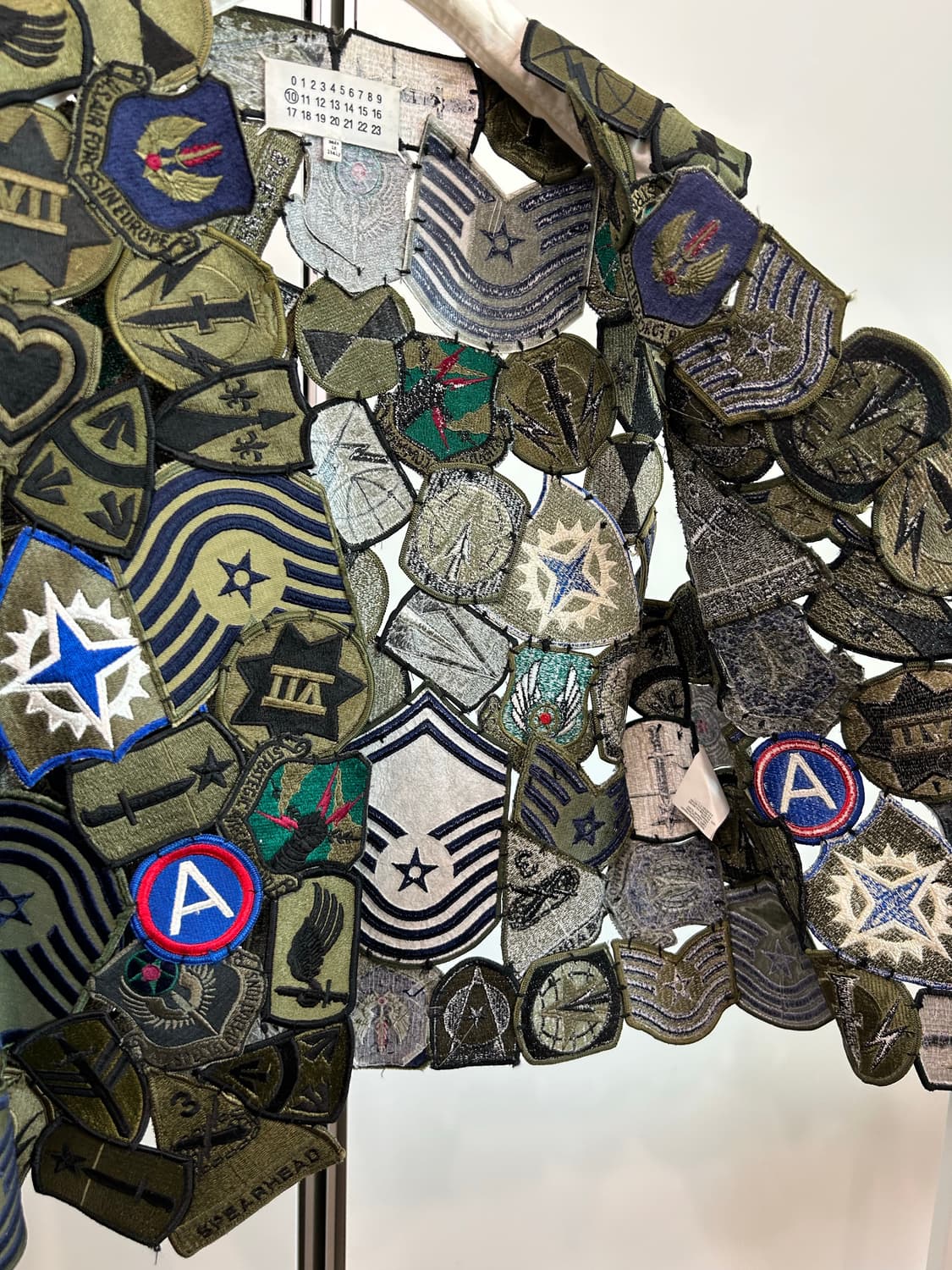 마르지엘라 밀리터리 인시그니아 베스트 상품이미지7