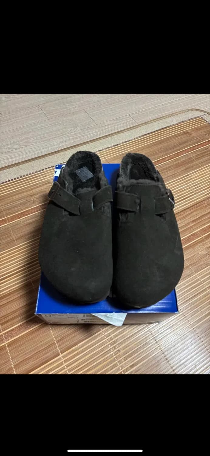 버켄스탁 보스턴 셔링 모카 레귤러 43사이즈 새상품 팝니다. 상품이미지2