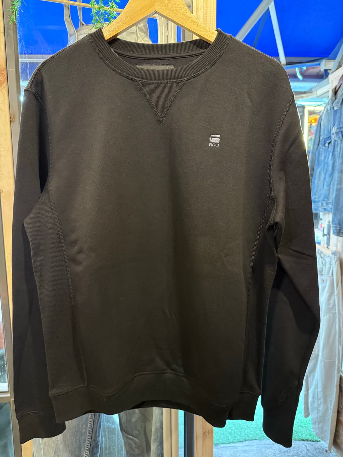 지스타 로우 블랙 맨투맨 상품이미지1