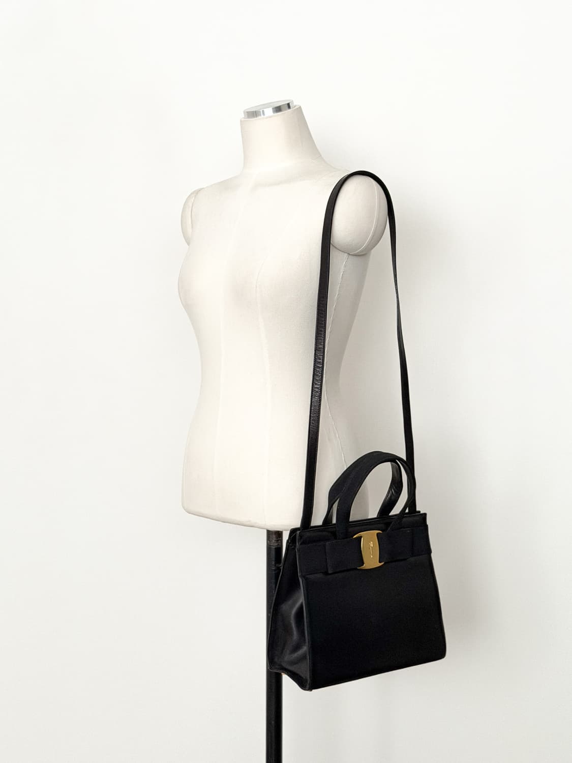 페라가모 바라 보우 탑 핸들 상품이미지2