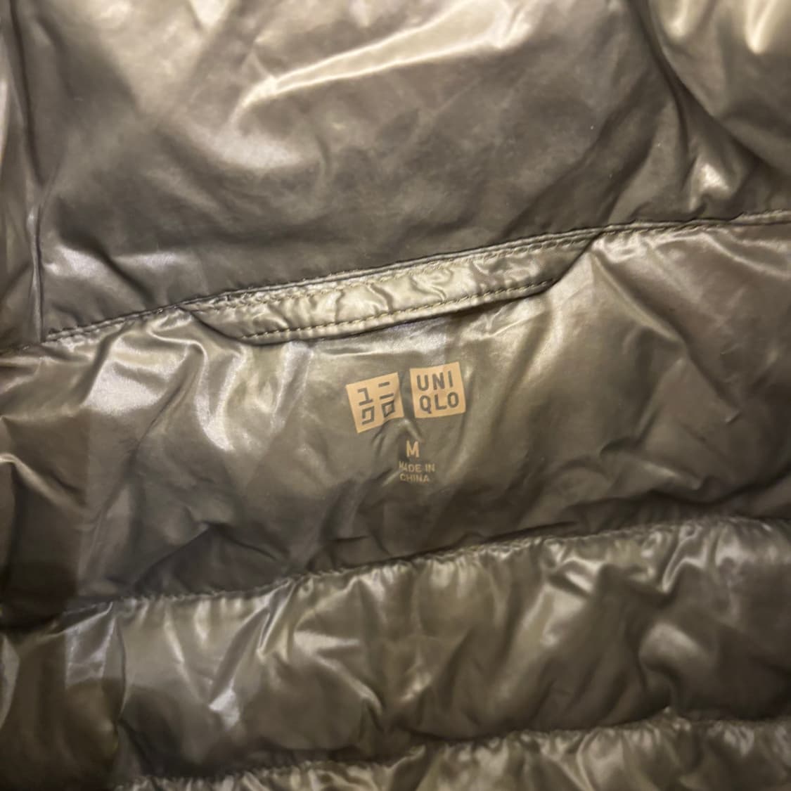 유니클로 카키 푸퍼 다운 조끼 패딩 상품이미지3
