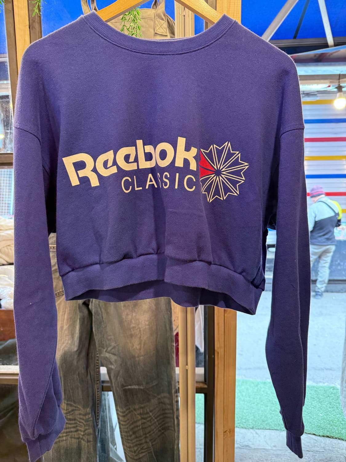 리복 클래식 블루 크롭 맨투맨 상품이미지1