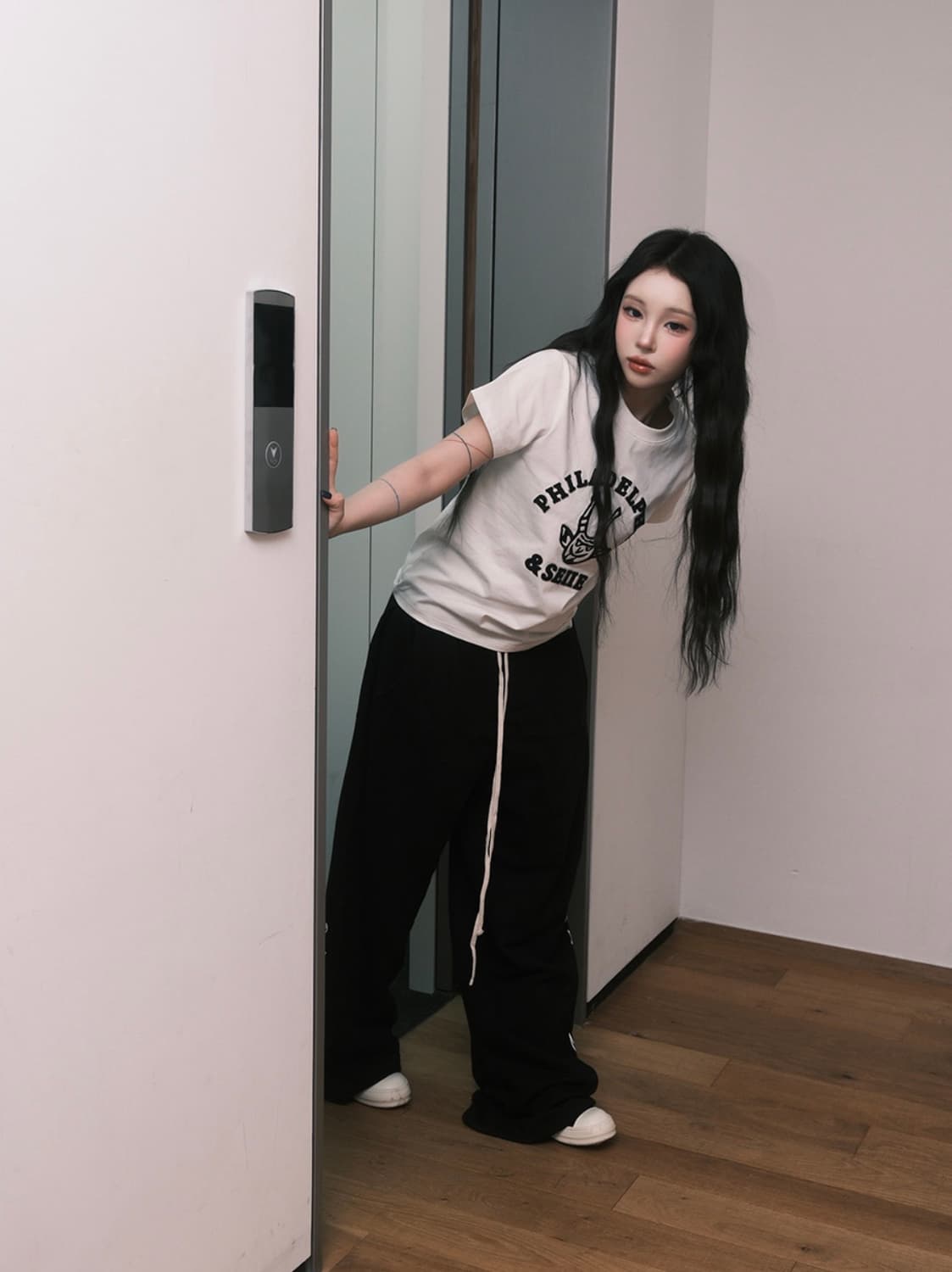 seiie 세이에 홍주 악마 슬림핏 반팔 티셔츠 상품이미지2