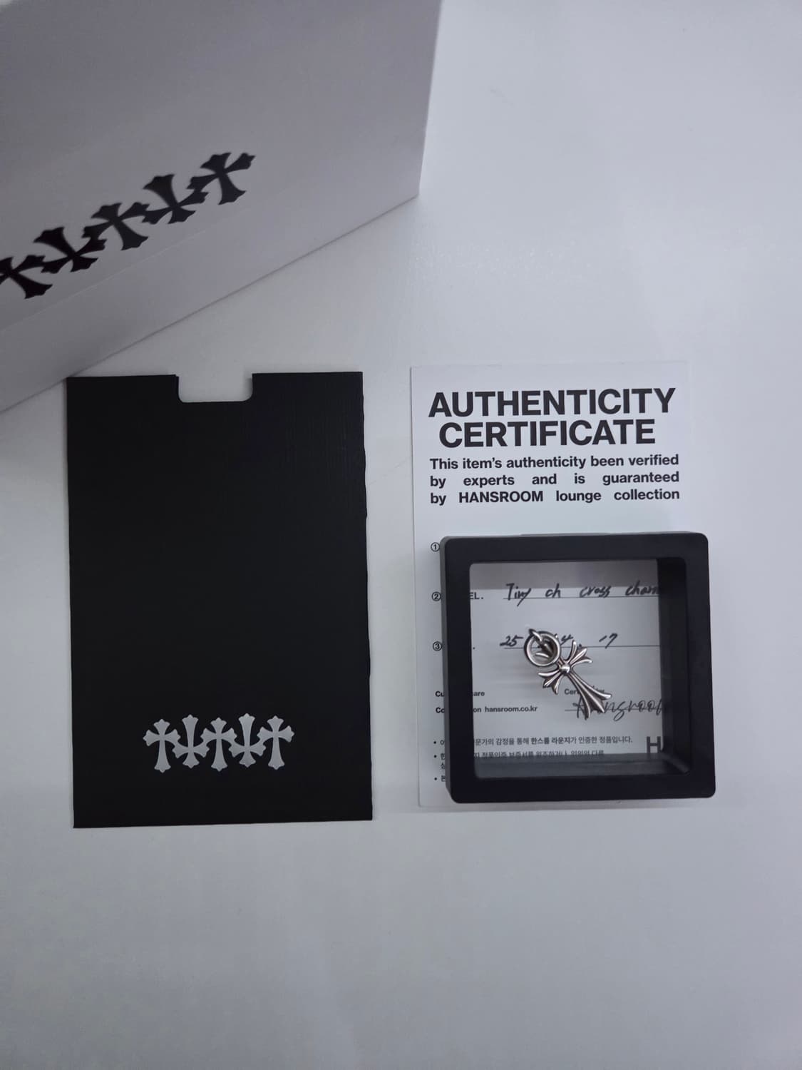 크롬하츠 타이니 크로스 팬던트 상품이미지1