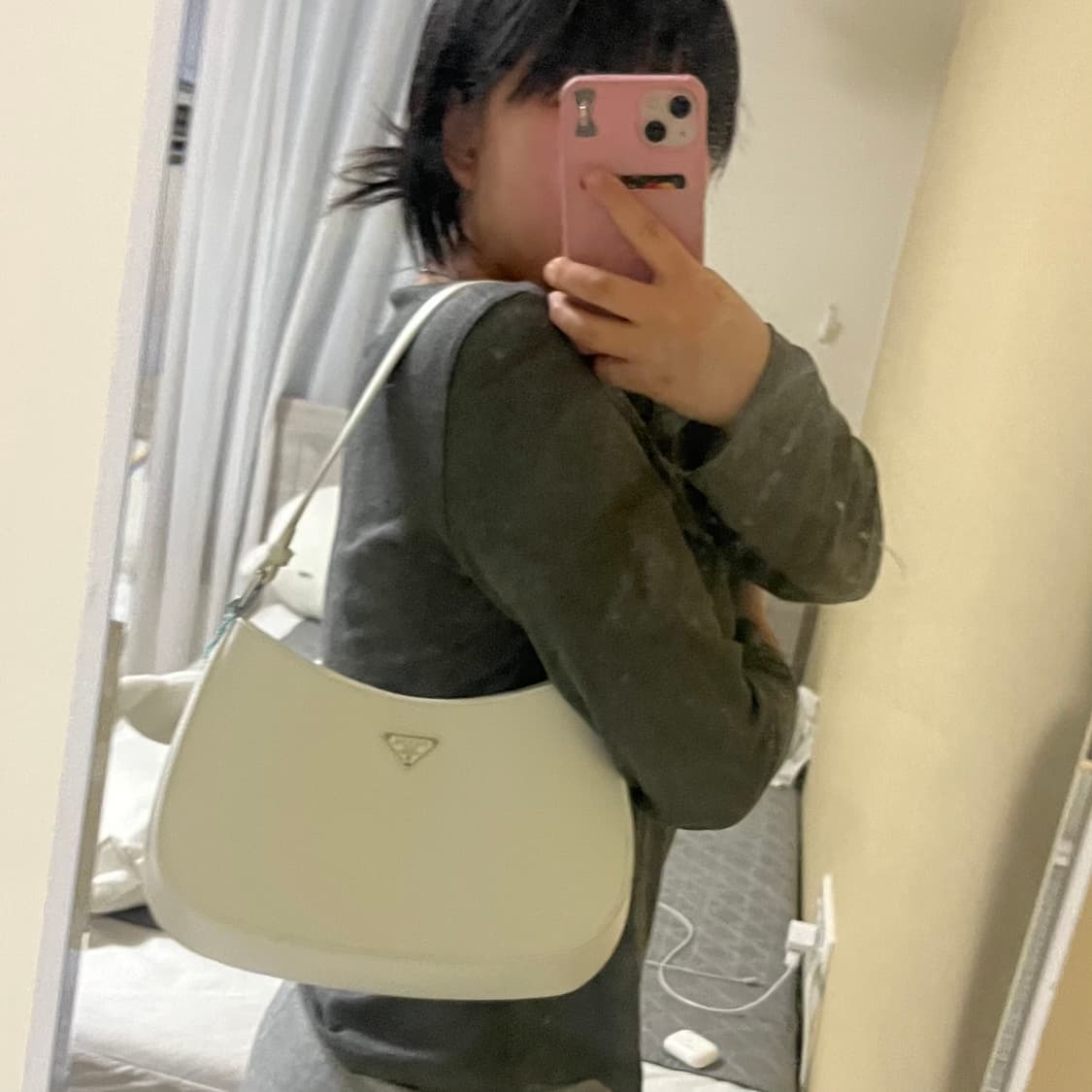 프라다 클레오 화이트 숄더백 스몰 상품이미지9