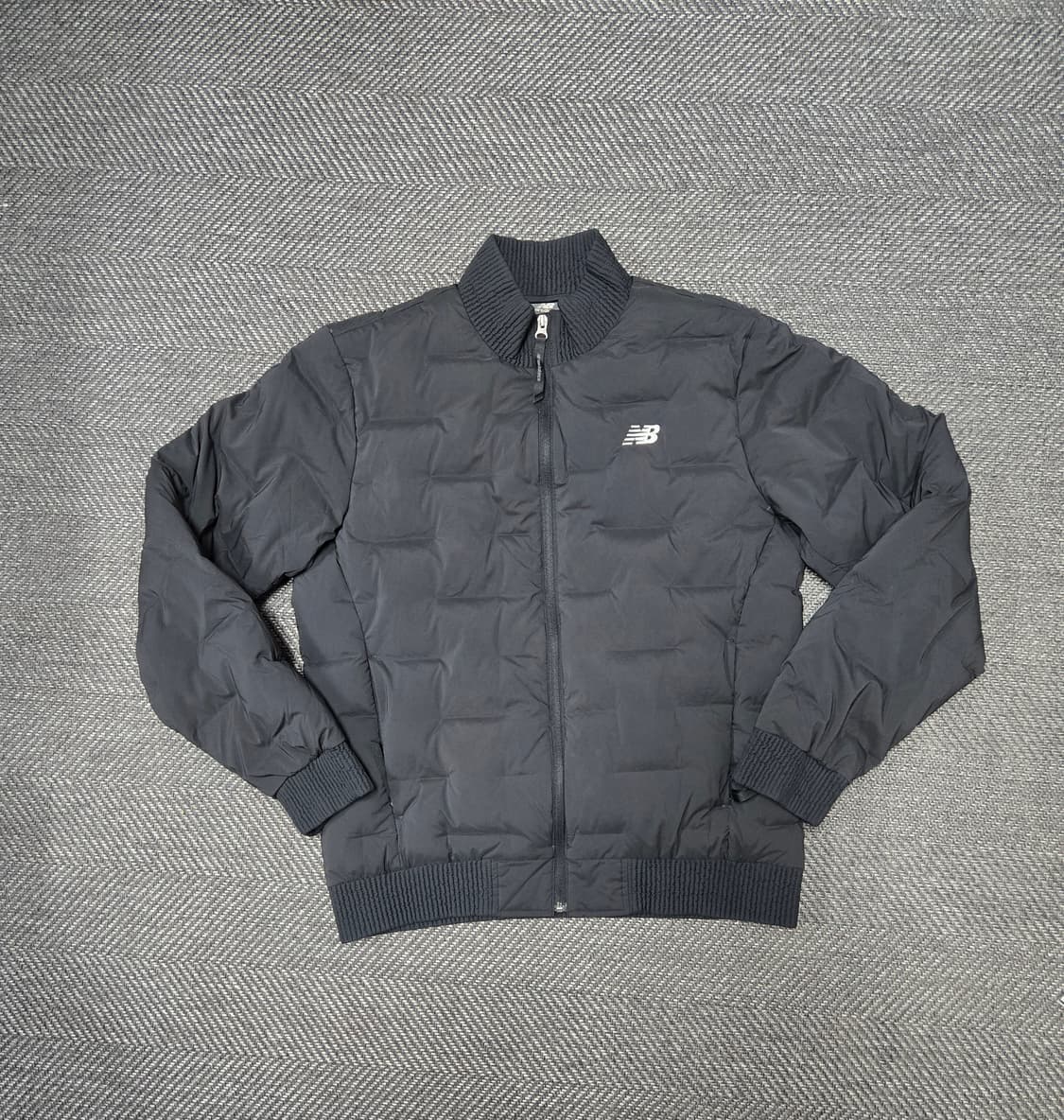 뉴발란스 24ss  블랙 다운패딩점퍼 경량패딩 상품이미지1