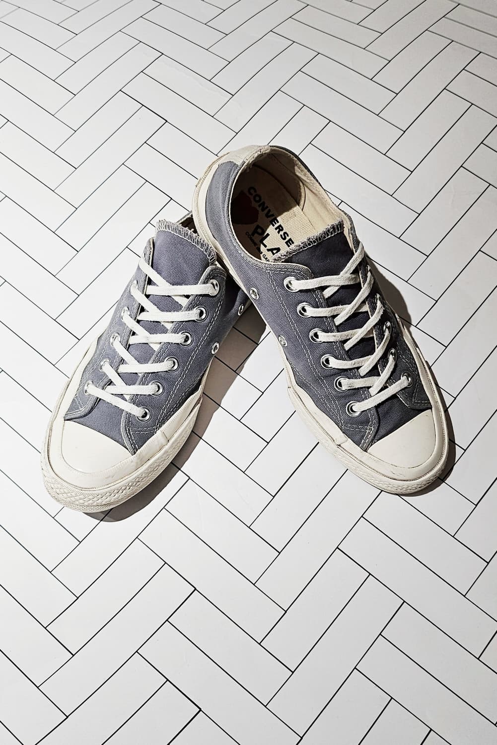 꼼데가르송 컨버스 척테일러 블랙하트 로우탑 그레이 US 6 240 상품이미지3