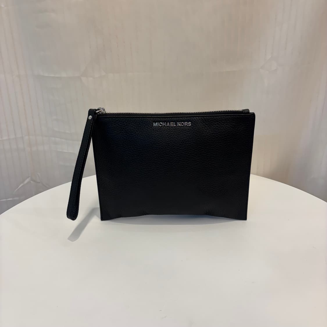 정품 마이클코어스 클러치백     상품이미지1