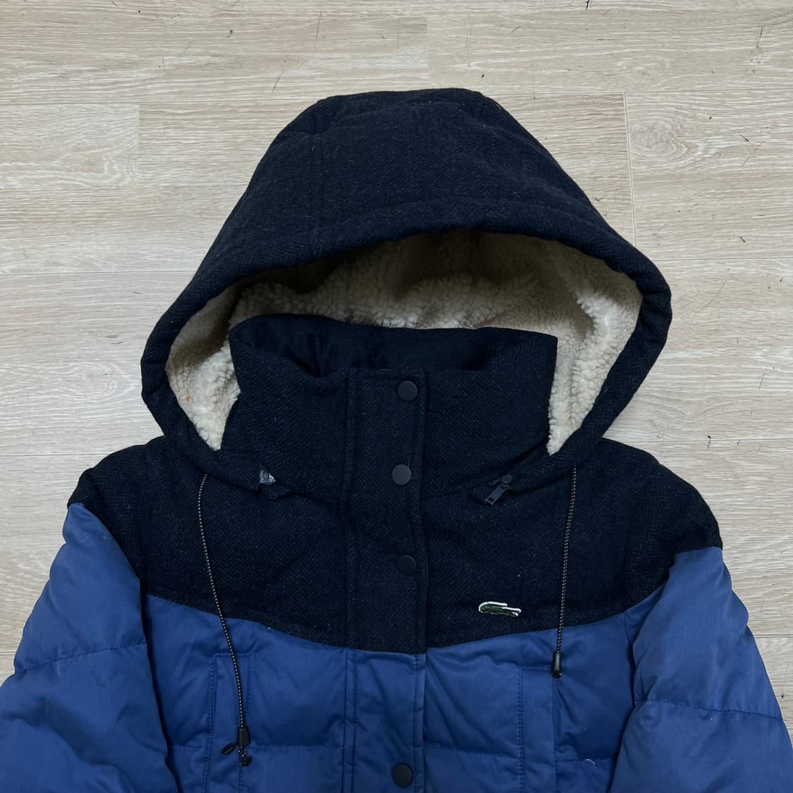 라코스테 자수로고 투톤 배색 후드 패딩 점퍼 [라이트 네이비] 46 상품이미지2