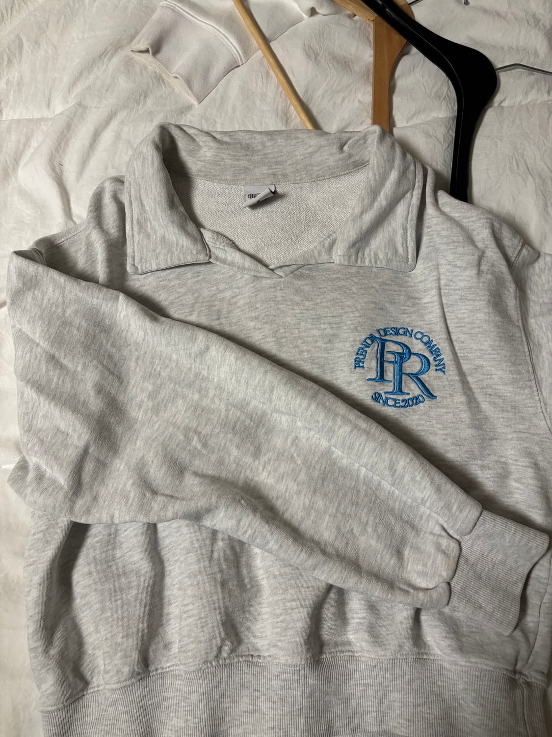 프렌다 크롭 맨투맨 그레이 FREE 상품이미지1