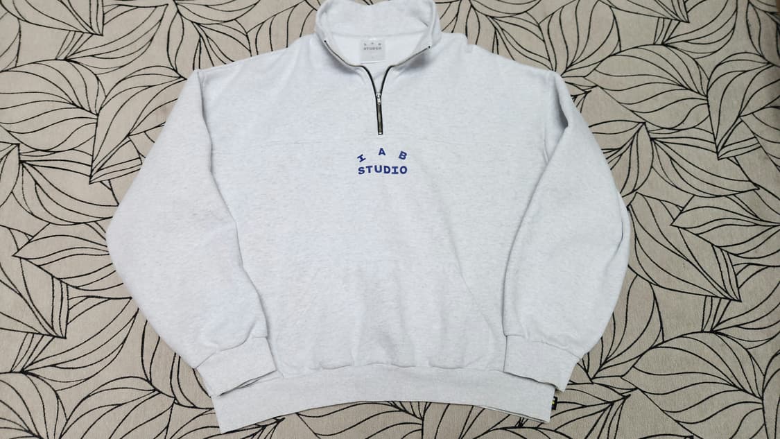 IAB 스튜디오 하프집업 L 라이트 그레이 상품이미지1