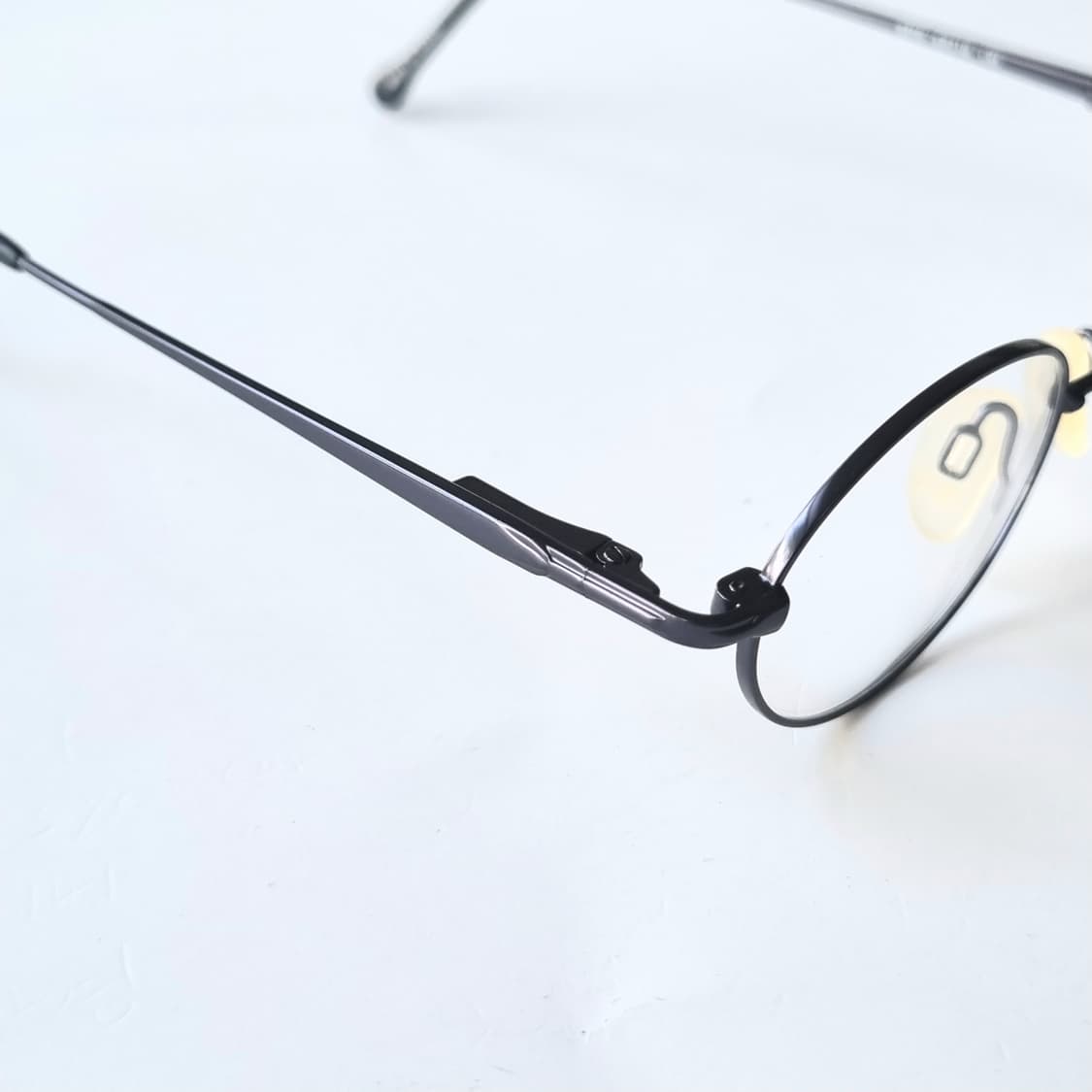 데드스탁 미니멀 오벌 슬림 메탈 안경테 774 상품이미지8