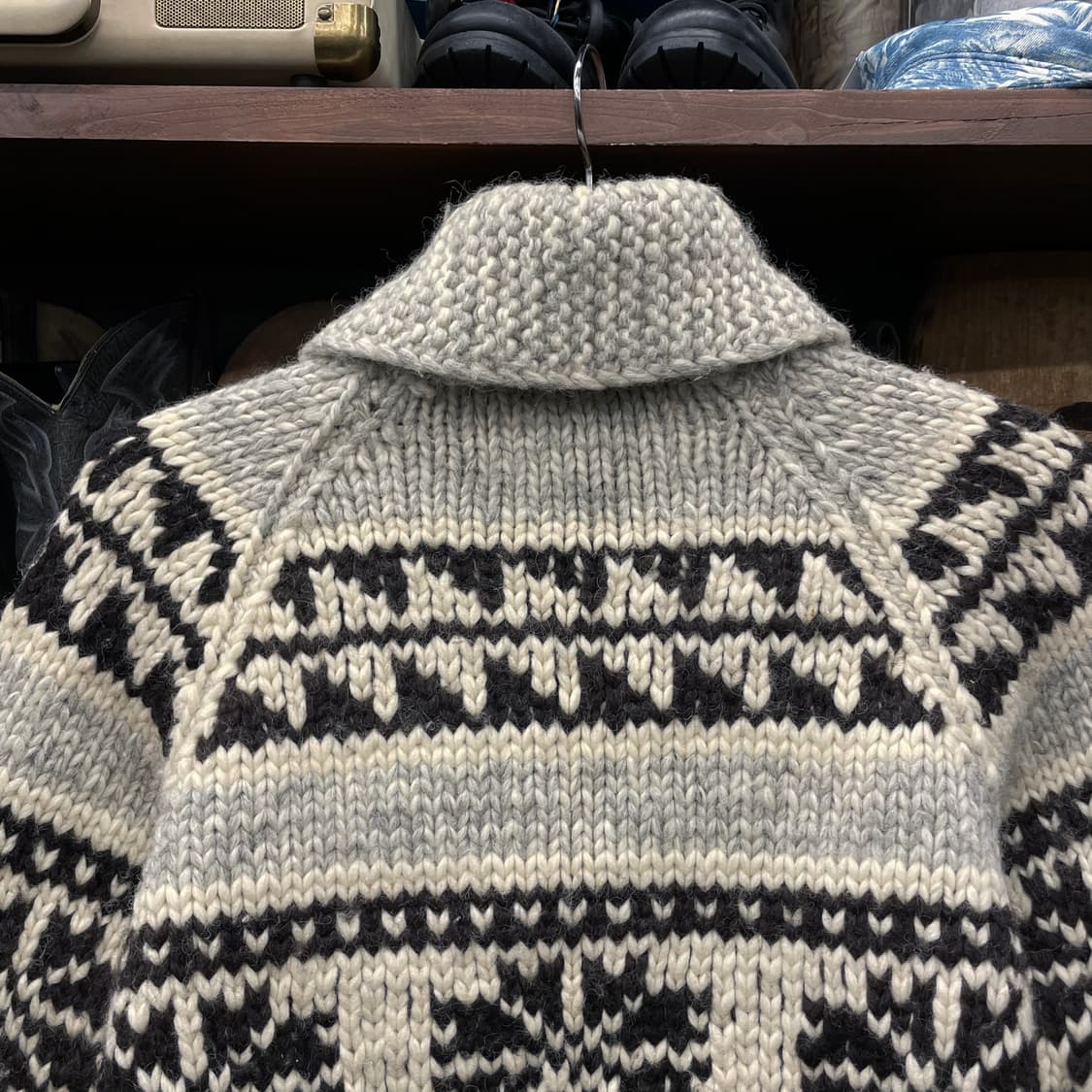 카나타 핸드메이드 캐나다 우드 버튼 울 코위찬 니트 스웨터 상품이미지4