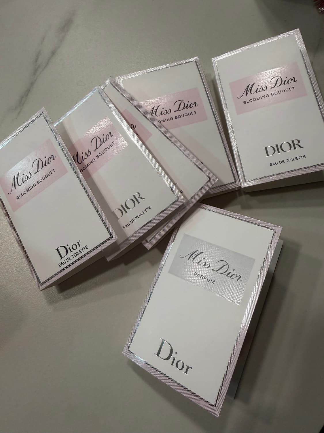 6종 일괄)미스 디올 블루밍부케5개+미스디올퍼퓸1개 상품이미지1