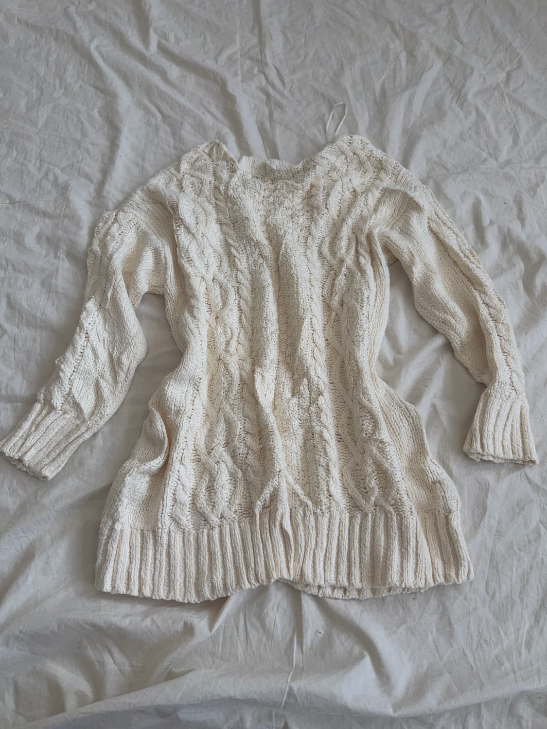 잉그니 러블리 폭닥 꽈베기 진주 니트 상품이미지5