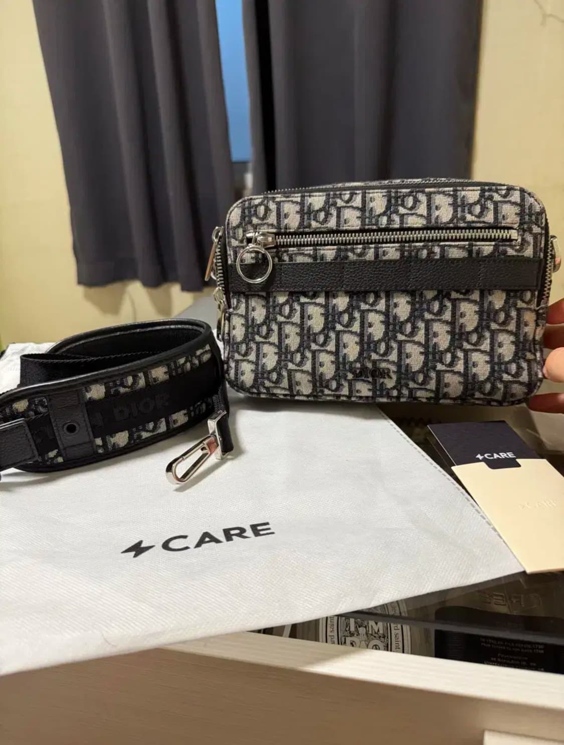 디올 사파리 메신저백 상품이미지1