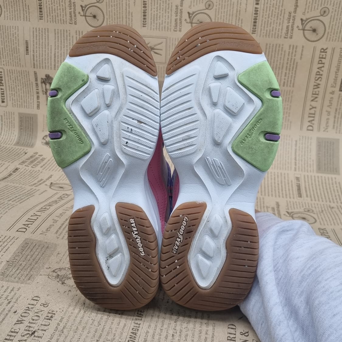 스케쳐스 딜라이트4.0 여성운동화235 상품이미지3