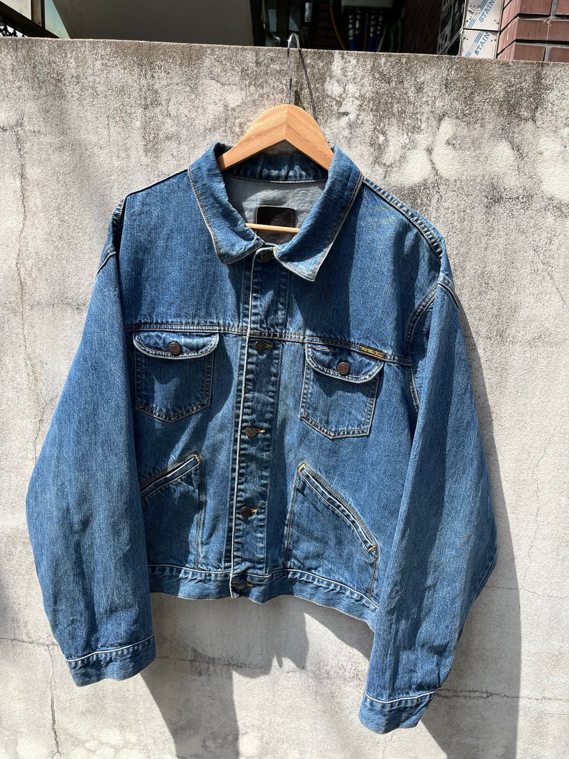 Old GAP Denim Trucker Jacket 상품이미지4