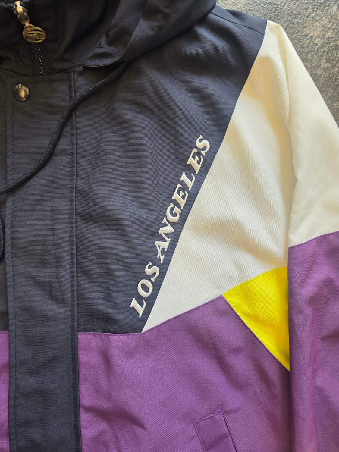 #NBA LA 레이커스 팀의 후드 바람막이 점퍼 상품이미지3