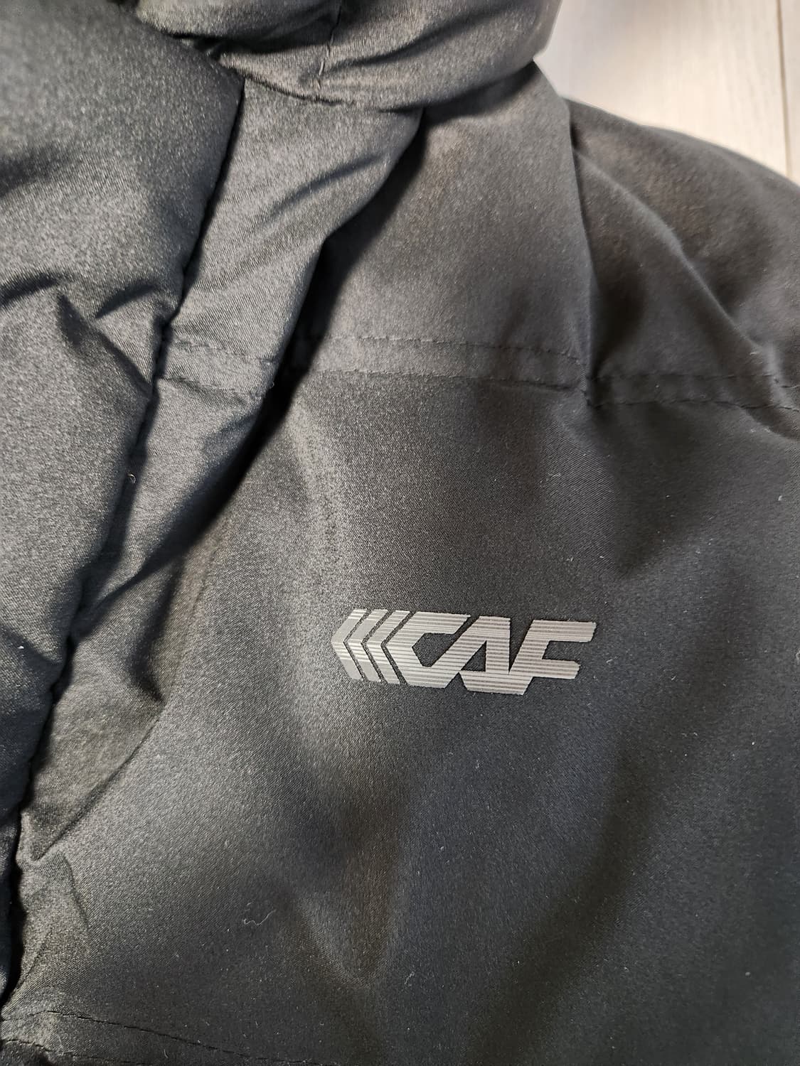 새상품급)르카프 블랙 롱패딩 사이즈M

오염 하자 없이 깨끗해요^^

세 상품이미지2