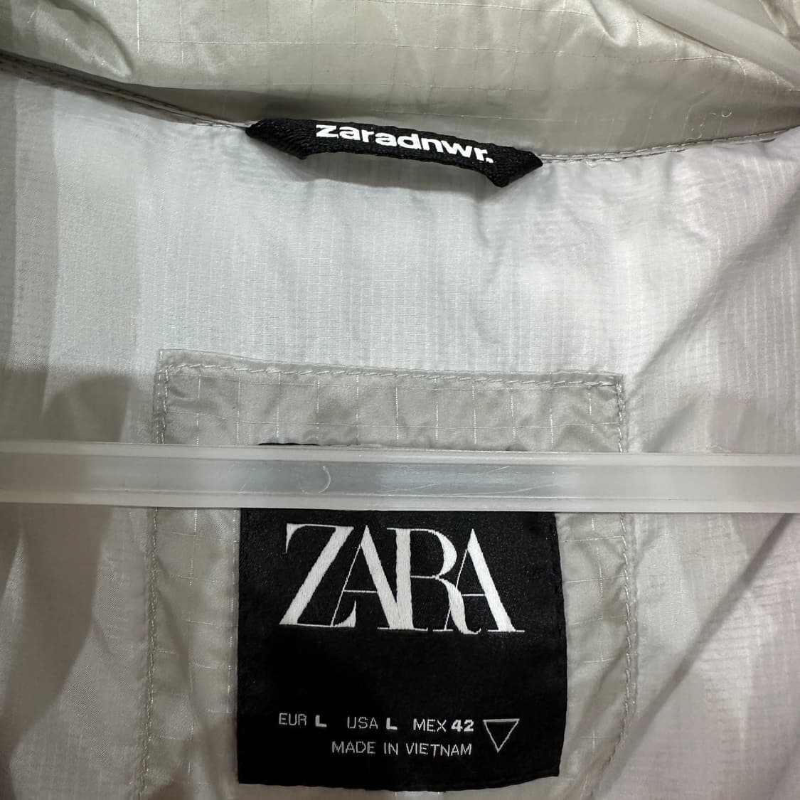 자라 dnwr 숏패딩 L 상품이미지4