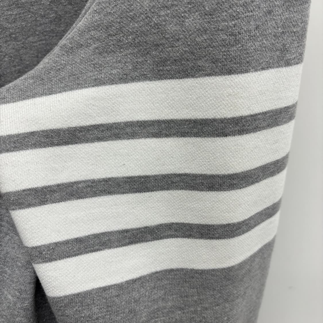 [7]톰브라운 사선완장 맨투맨 상품이미지2