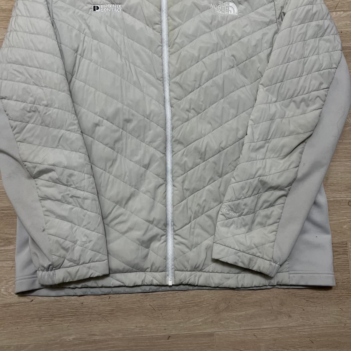 노스페이스 여성 V-Motion 경량패딩 [라이트 그레이] 2XL/110 상품이미지3