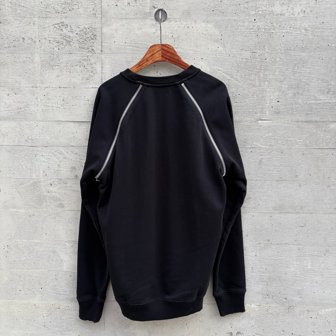 디젤 숄더 사이드 지퍼 스웻셔츠 상품이미지5