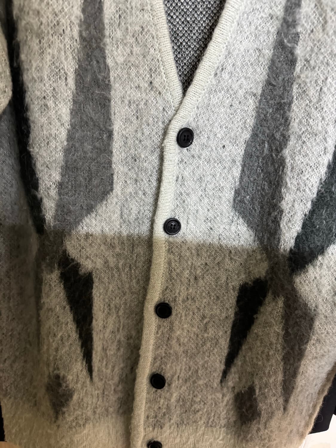 비슬로우 퍼플라인 아가일 모헤어 브이넥 니트 가디건 상품이미지4