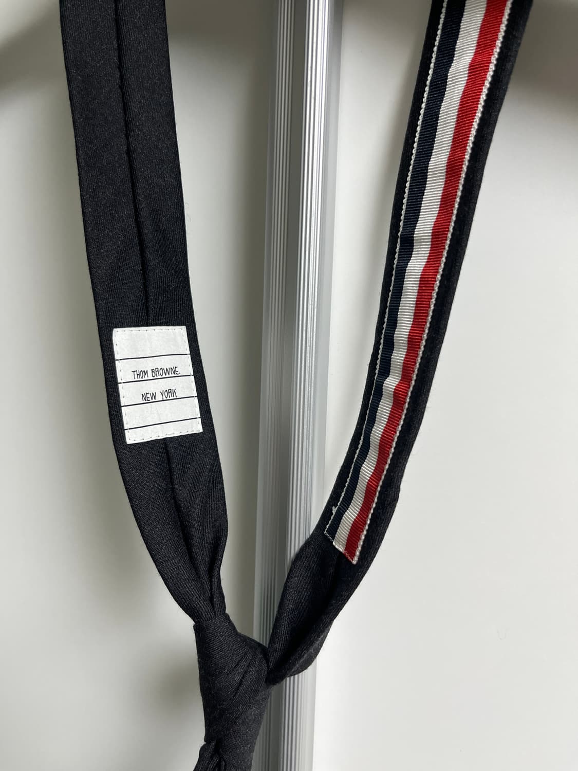 톰브라운 차콜 타이 상품이미지2