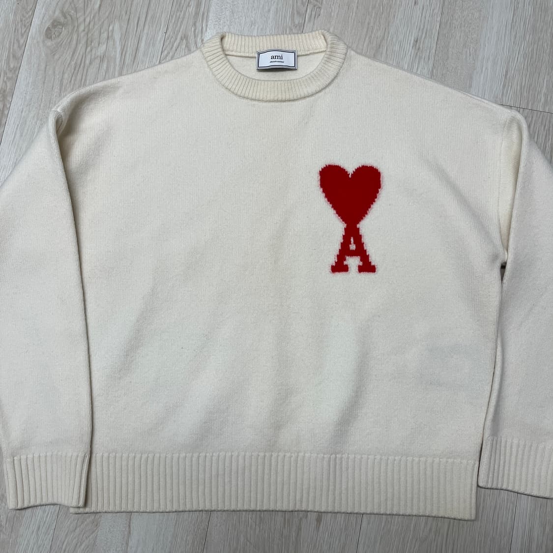 아미 AMI 하트 로고 아이보리 니트 상품이미지1