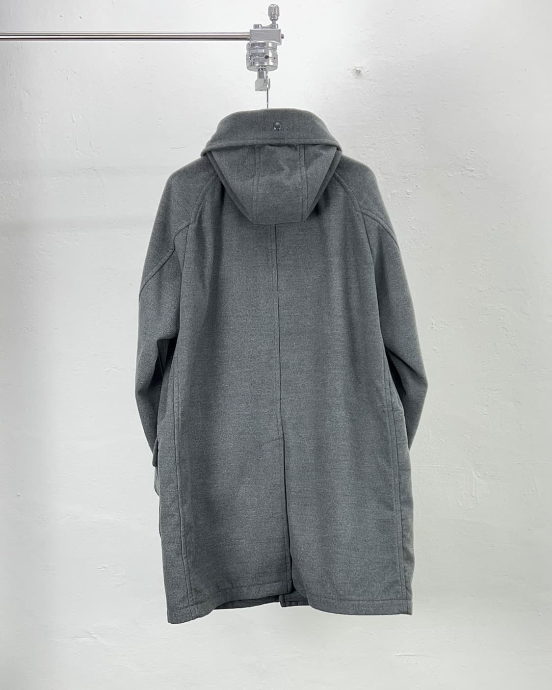 빔즈 차콜 그레이 멜튼 토글 플랩 포켓 후디 롱 코트 상품이미지6