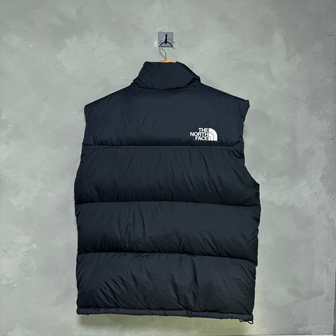 노스페이스 눕시 700 구스다운 패딩 조끼 검정 상품이미지4